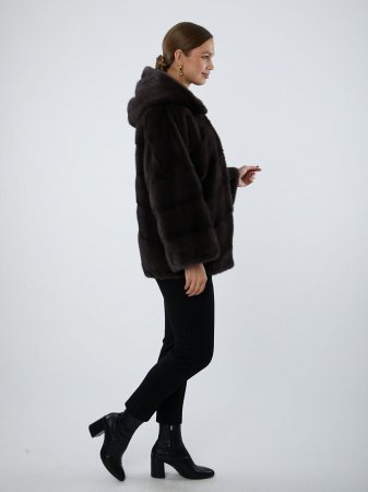 Укороченная шуба из меха норки с капюшоном