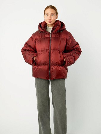 Укороченный пуховик со съемным капюшоном