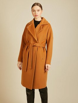 Демисезонное пальто с отложным воротником и поясом