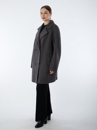 Двубортное полупальто с английским воротником