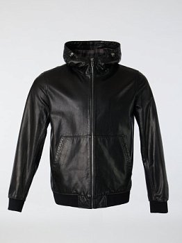 Куртка-бомбер с капюшоном