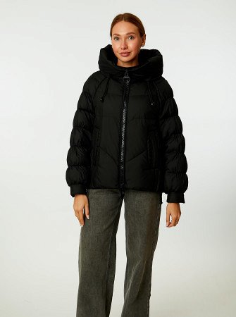 Пуховик укороченный с капюшоном