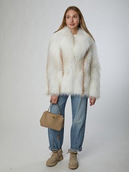 Укороченная шуба из меха лисы