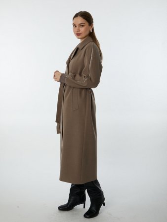 Классическое пальто с английским воротником и поясом