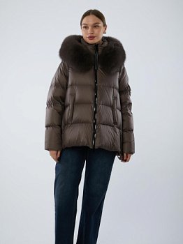 Укороченный пуховик с капюшоном