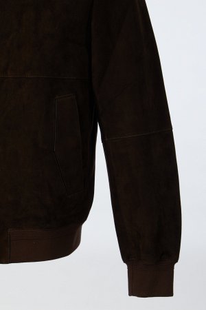 Стильный бомбер из натуральной замши