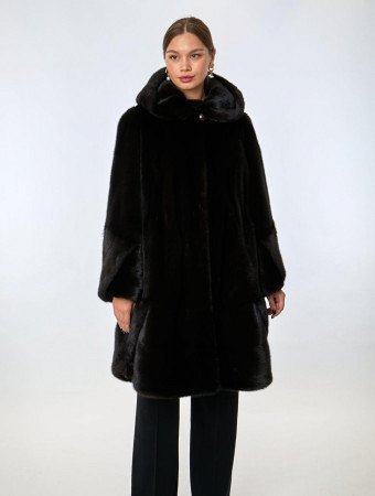 Шуба из меха норки с капюшоном