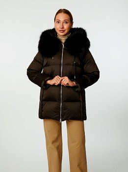 Пуховик с капюшоном и отделкой мехом лисицы