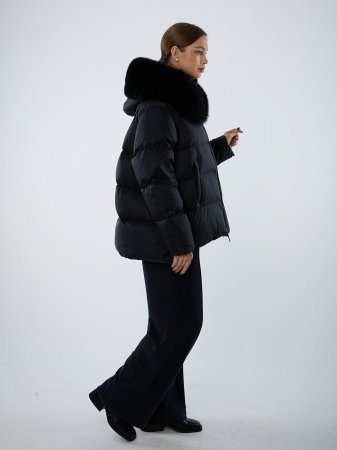 Укороченный пуховик с капюшоном