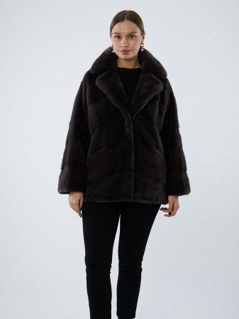 Укороченная шуба из меха норки с английским воротником