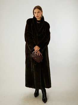 Удлиненное пальто из эконорки
