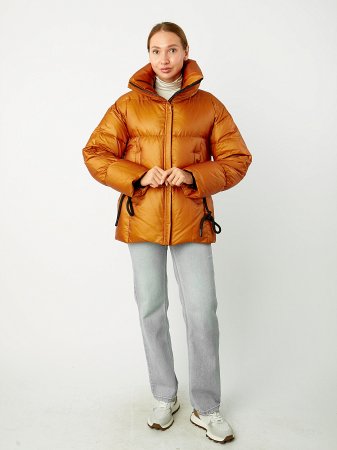 Укороченный пуховик с воротником стойкой