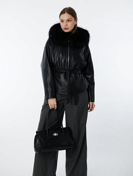 Утепленная куртка из натуральной кожи с капюшоном