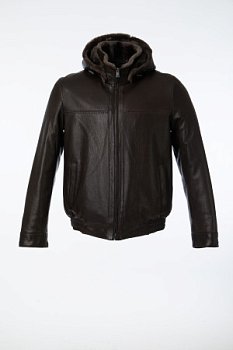 Кожаная куртка на мехе с капюшоном
