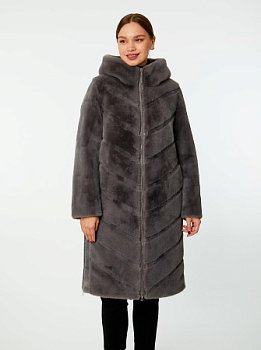 Пальто из искусственного меха с капюшоном