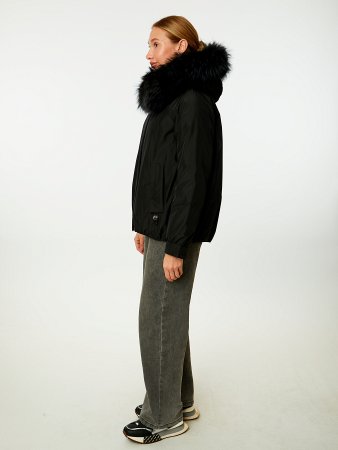 Пуховик женский укороченный с капюшоном