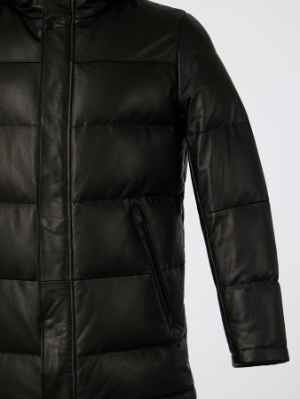 Удлиненный кожаный пуховик с капюшоном