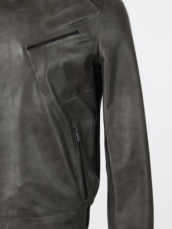 Укороченная куртка с воротником стойкой