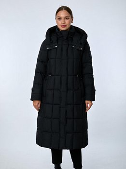 Пуховик женский удлинённый с капюшоном