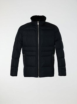 Укороченный мужской  пуховик