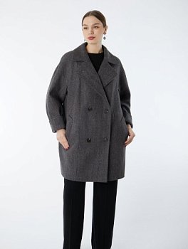 Двубортное полупальто с английским воротником