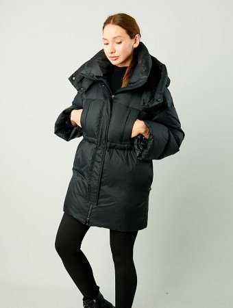 Пуховик на кулисе