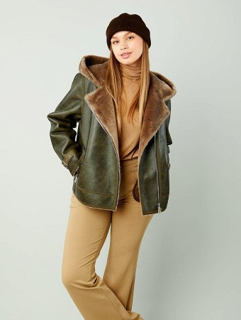 Укороченная экодублёнка с капюшоном