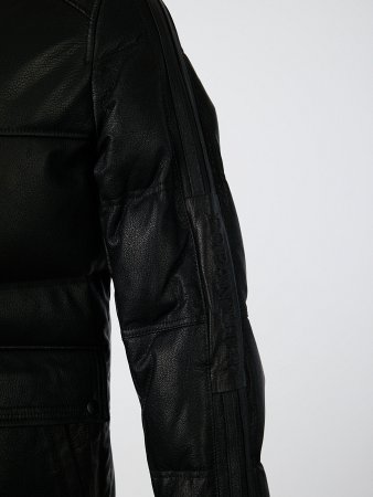 Удлиненный кожаный пуховик с капюшоном