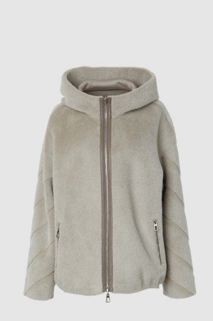 Укороченная экодубленка с капюшоном