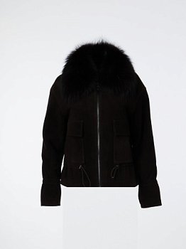 Стильная куртка из натуральной замши