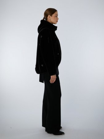 Меховая экодубленка с капюшоном