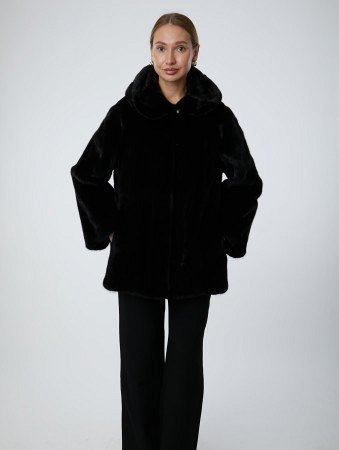 Укороченная шуба из меха норки с капюшоном