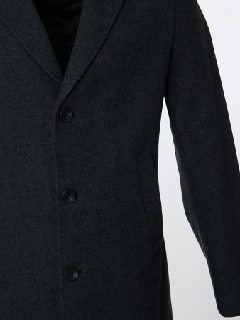 Мужское пальто с английским воротником