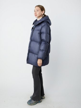 Стильный пуховик с капюшоном