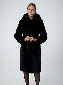 Шуба из меха норки с капюшоном