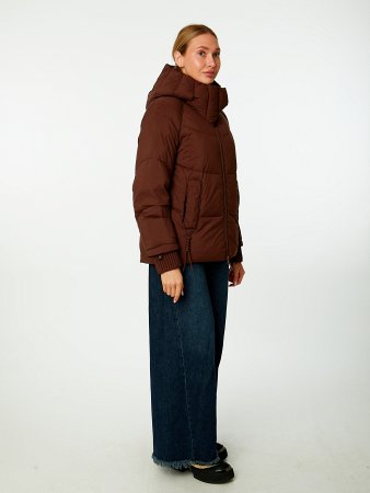 Пуховик женский укороченный с капюшоном