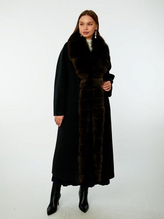 Стильное пальто со съёмным мехом песца