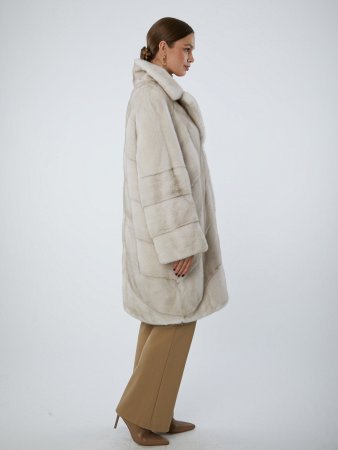 Шуба из меха норки с английским воротником