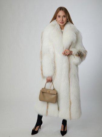 Шуба из натурального меха лисы