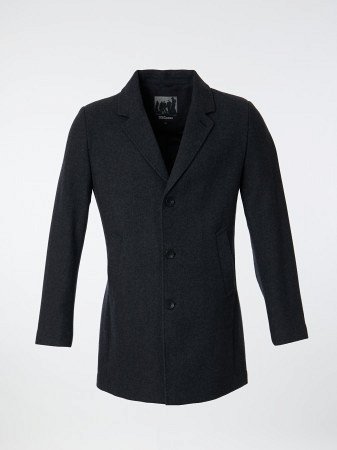 Мужское пальто с английским воротником