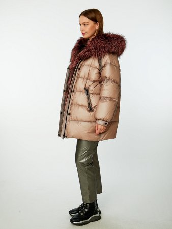 Укороченный пуховик с капюшоном и отделкой мехом лисицы