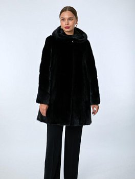 Шуба из меха норки с капюшоном