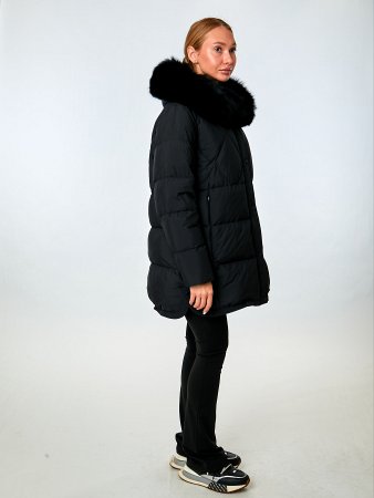 Укороченный пуховик с капюшоном и отделкой мехом песца