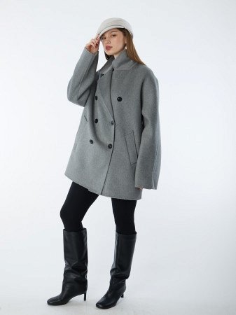 Укороченное пальто из высококачественной шерсти