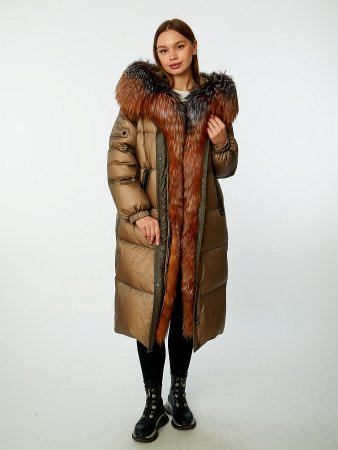 Длинный пуховик с капюшоном и отделкой мехом лисицы