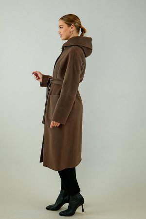 Демисезонное пальто с капюшоном и поясом