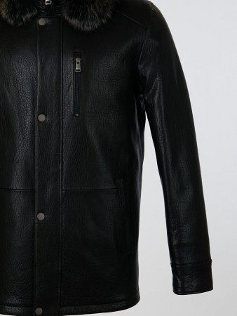 Кожаная куртка на мехе с капюшоном