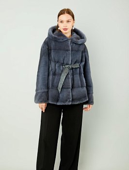 Укороченная шуба из норки с капюшоном