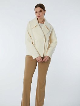 Драповая куртка с английским воротником