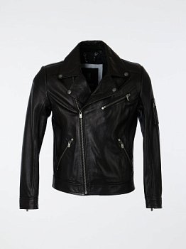 Куртка-косуха из кожи с отложным воротником